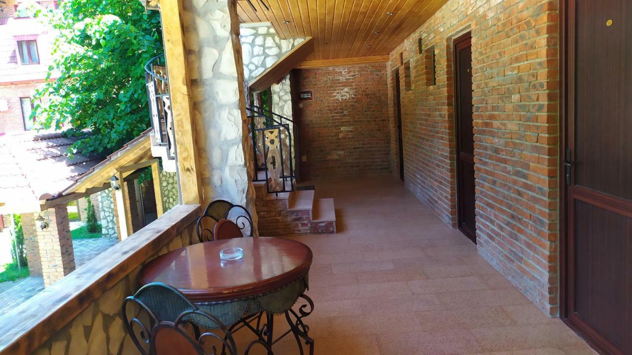 Chateau Chikovani Hotel Gordi Exterior photo